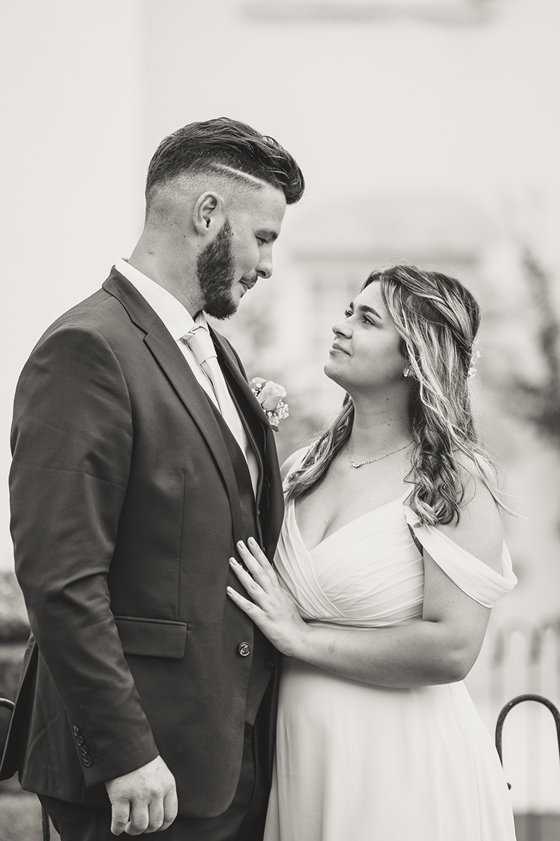 Joli couple en noir et blanc